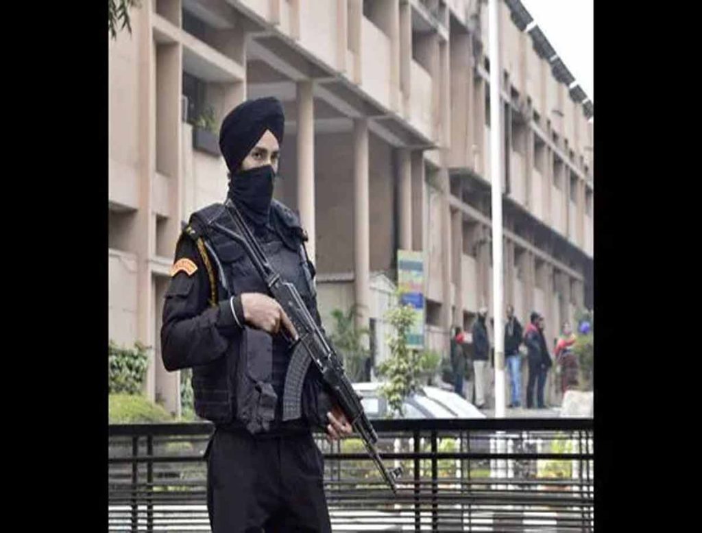 Heavy security arrangements deployed at the entrance of the Mini Secretariat in Ludhiana on Friday. (Gurpreet Singh/HT photo)