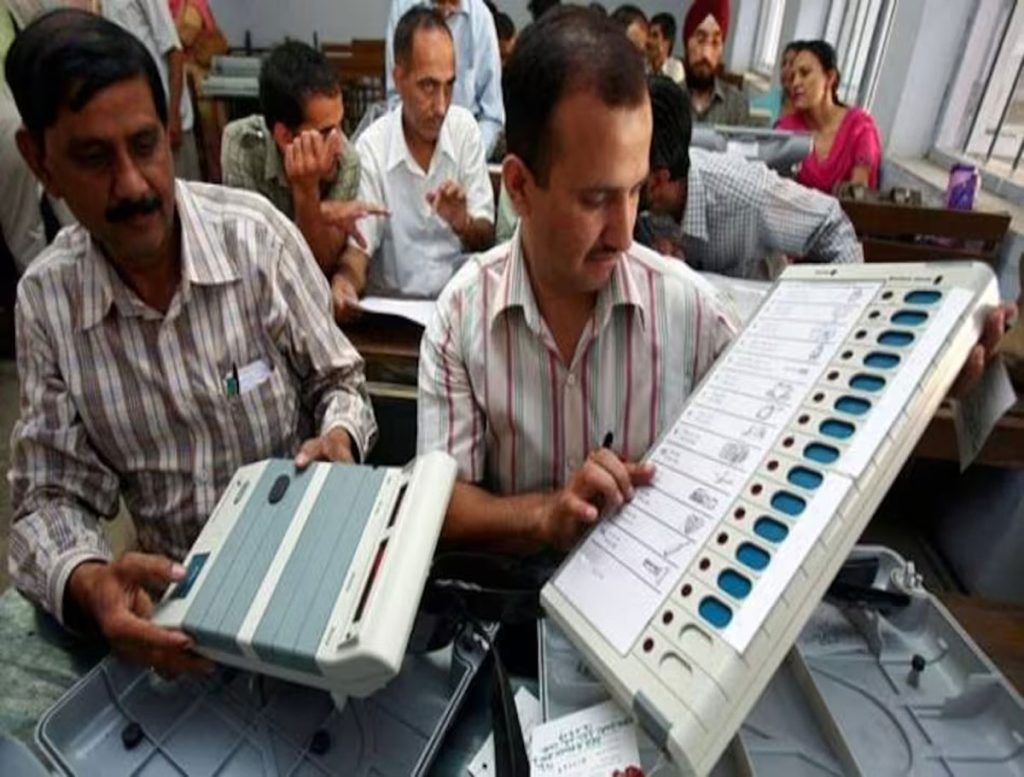 Counting For Karnataka Polls Will Start At 8.00 am Tomorrow