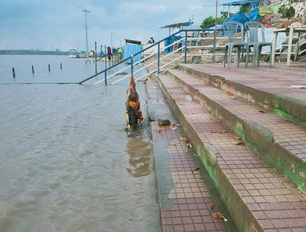 Water Level of Godavari Increasing At Bhadrachalam, First Emergency Alert By This Evening