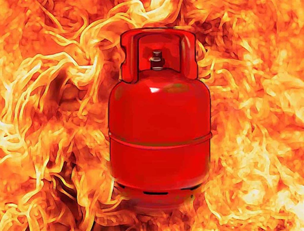 Delhi: Couple Severely Injured After LPG Cylinder Blast