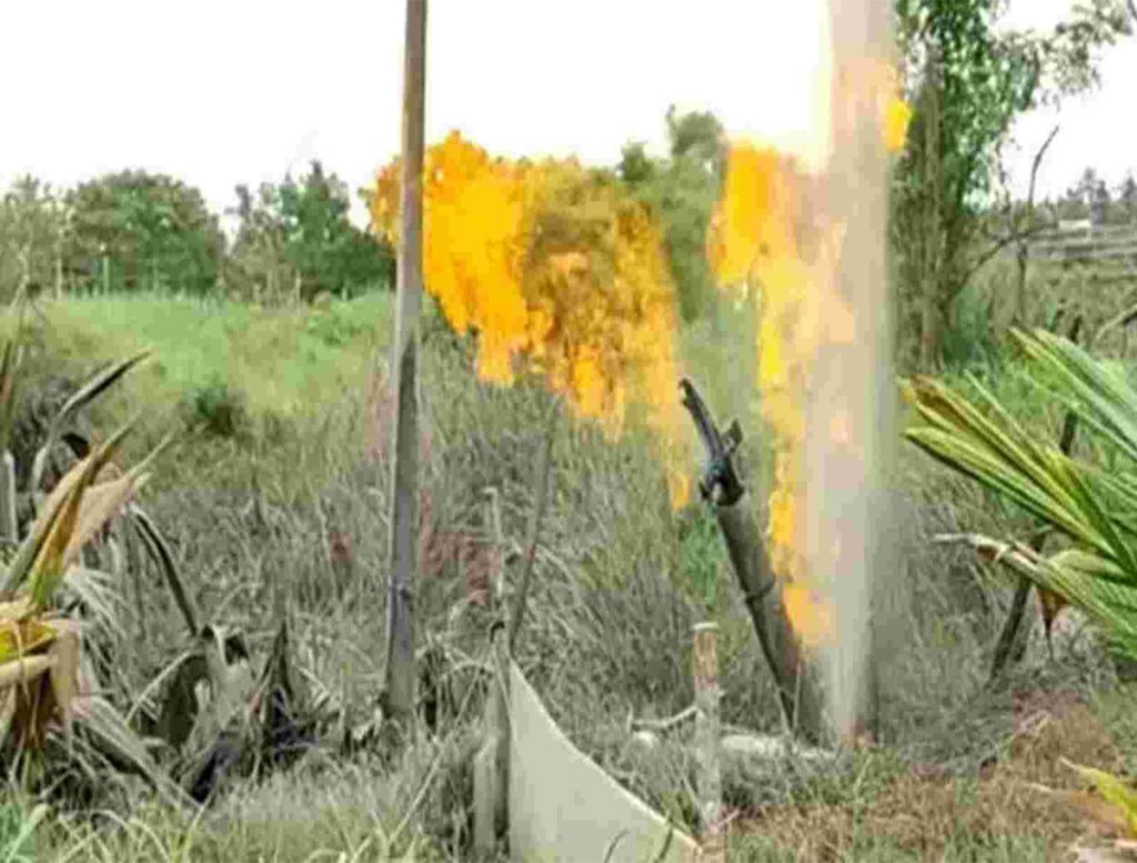 Massive Fire From Borewell Due To Gas Leak in Konaseema