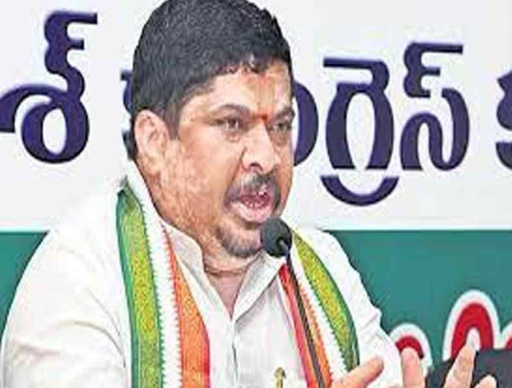 Ponnam Prabhakar Lashes Out At BRS Party