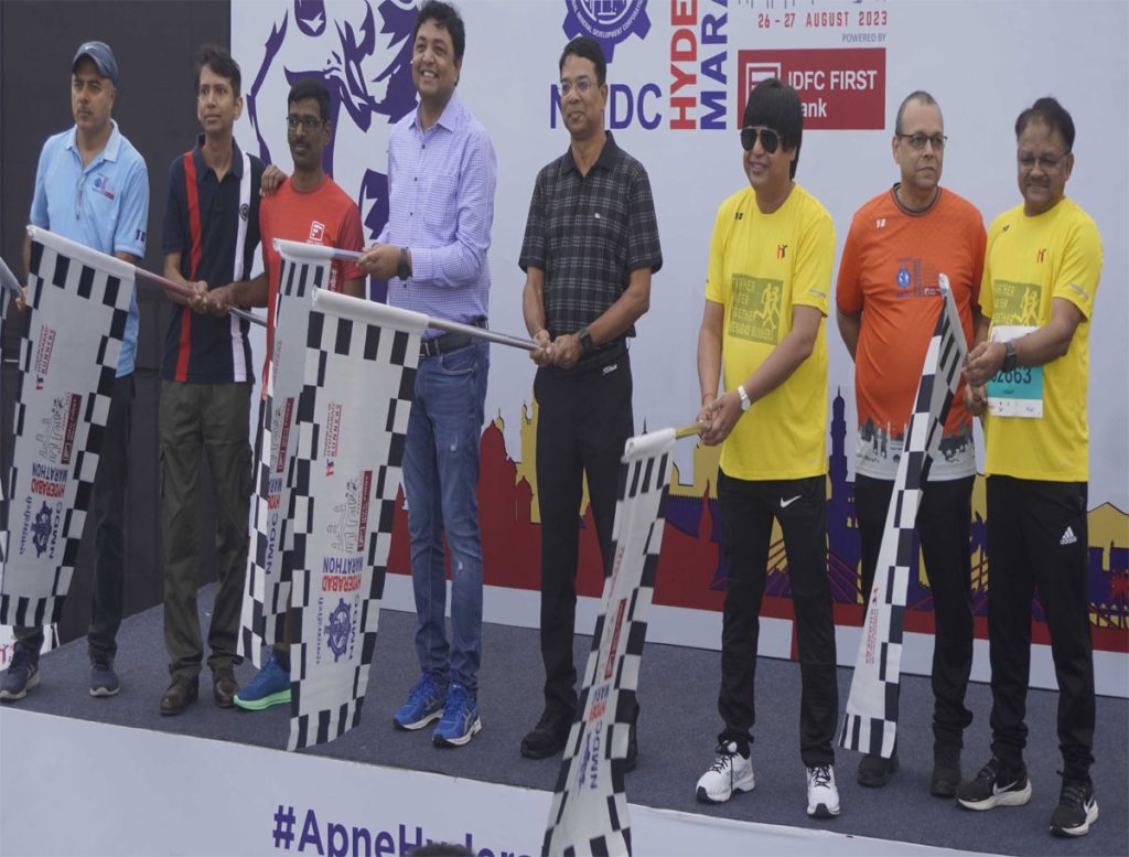 Vikas Raj, Amitava Mukherjee, and Amit Sinha flagged off the 5K- a Curtain Raiser”