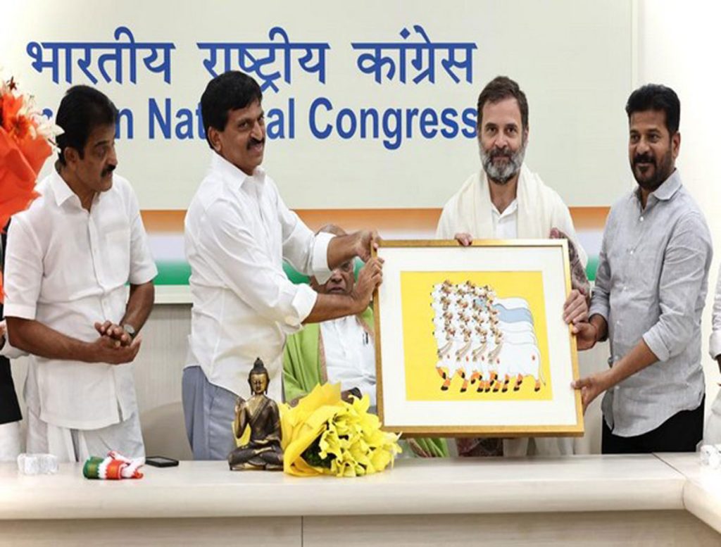 Jupally Along With His Supporters And Prominent Leaders Joined Congress