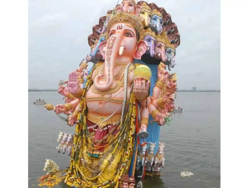 Khairatabad Ganesh Immersed In Hussain Sagar 