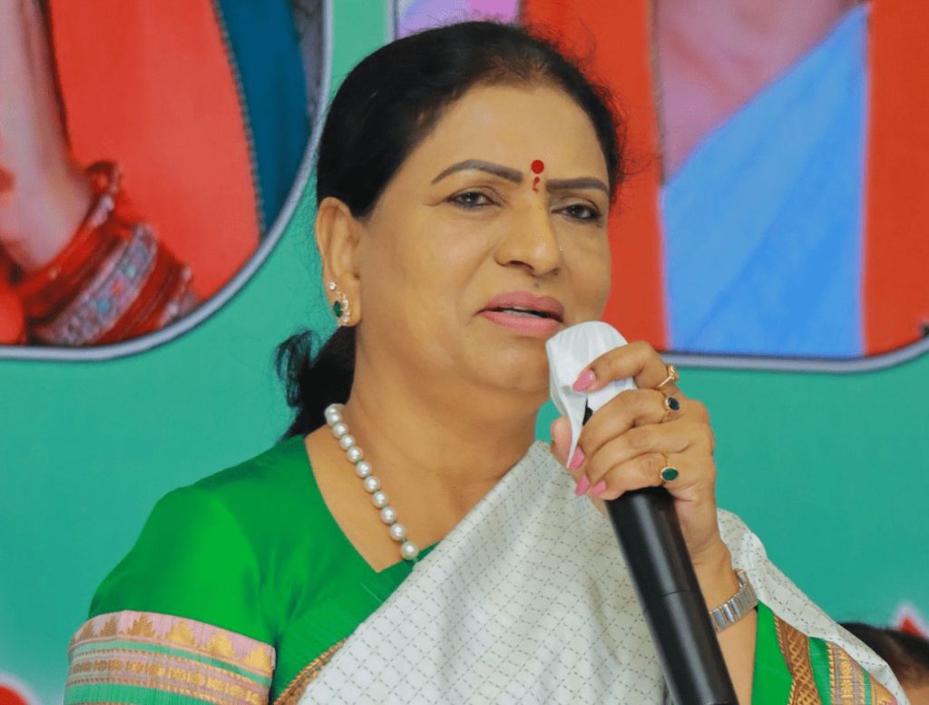 DK Aruna Appealed Assembly Secretary To Recognize Her As Gadwal MLA