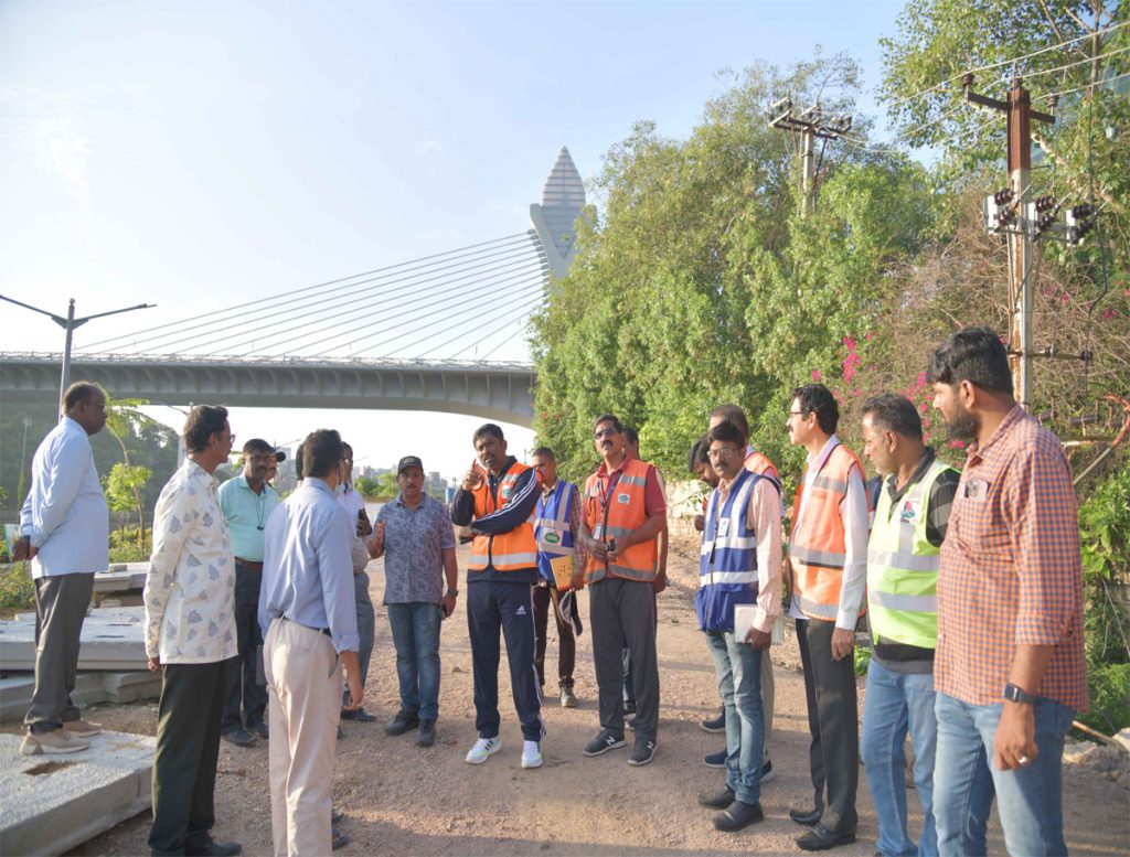 Another Link For Traffic Control At The Durgancheruvu Bridge: Ronald Rose