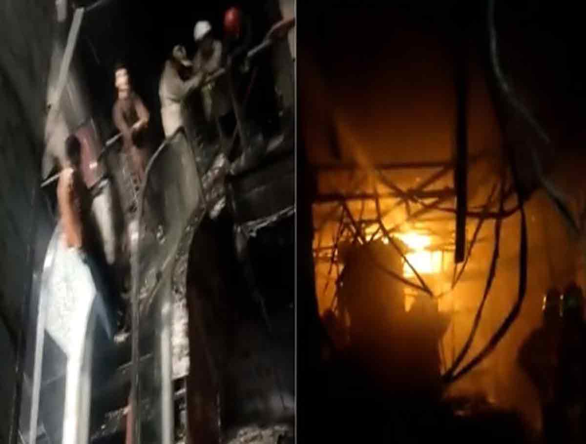 At Least 9 People Killed in Pakistan Shopping Mall Fire
