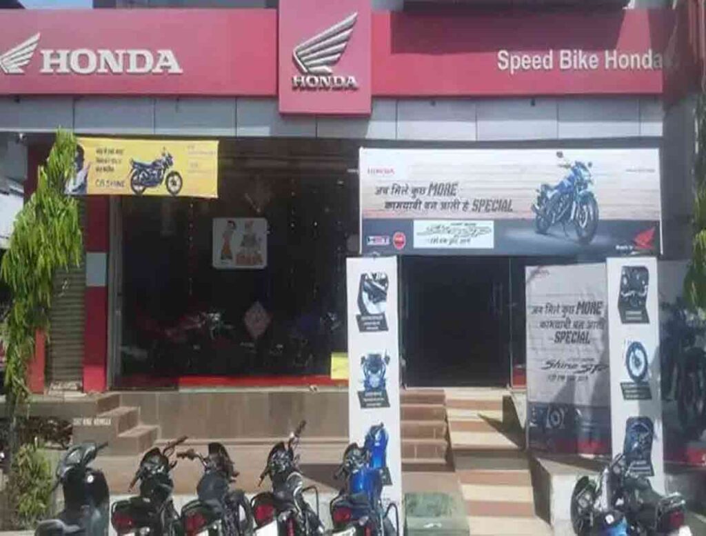 Showroom of Honda Collapsed At Shamshabad