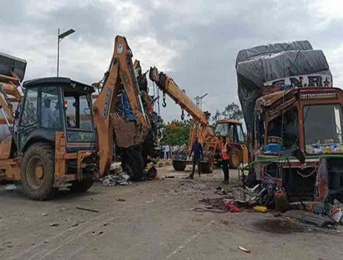 Two Dead And Three Injured In A Lorry Collision In Sangareddy