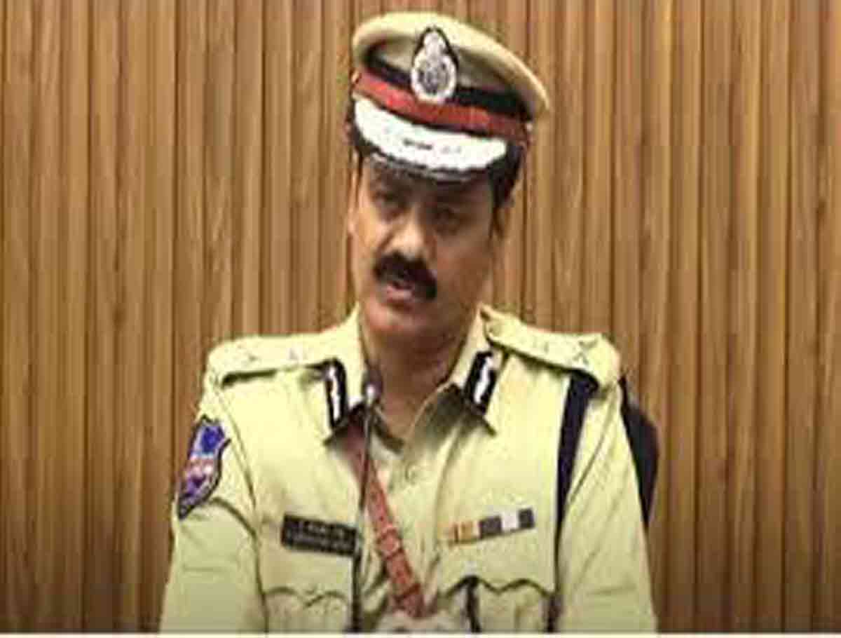 Hyderabad CP Reviewed Security And Traffic Arrangements For Coming Bonalu Celebrations