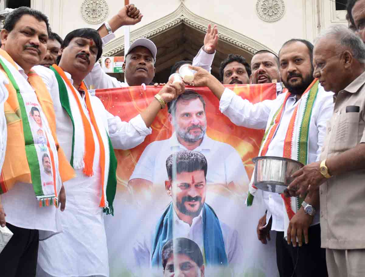 Congress Leaders Perform ‘Ksheera Abhishekam’ At Charminar To Honour Rahul Gandhi and Revanth Reddy